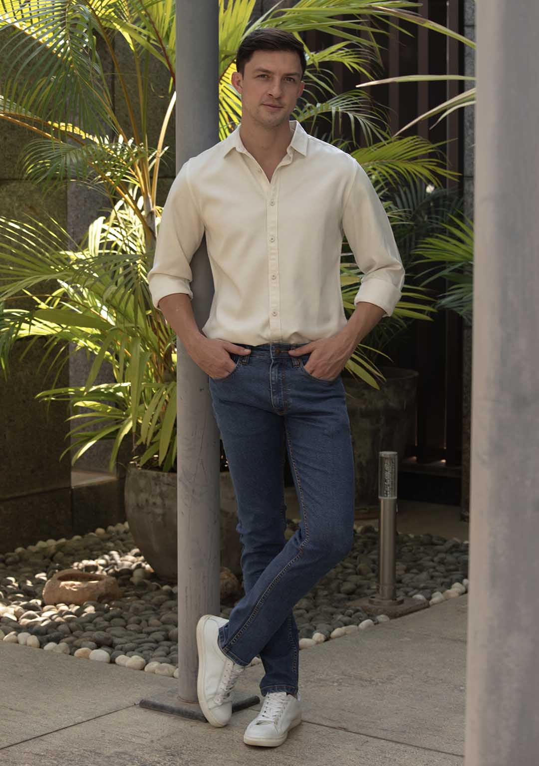 Classic Jeans in Mid Blue