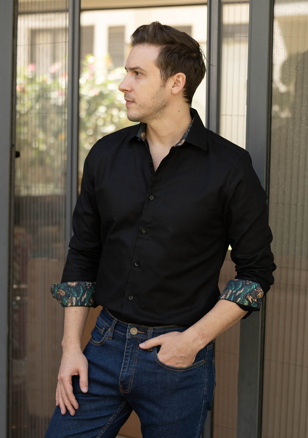 Black with Antique Tropic