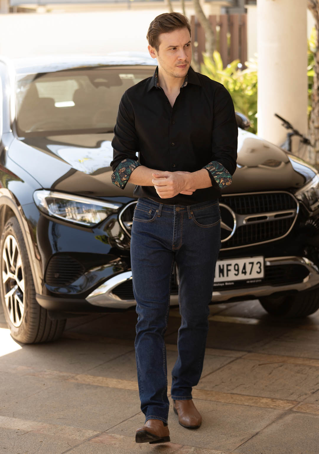 Black with Antique Tropic