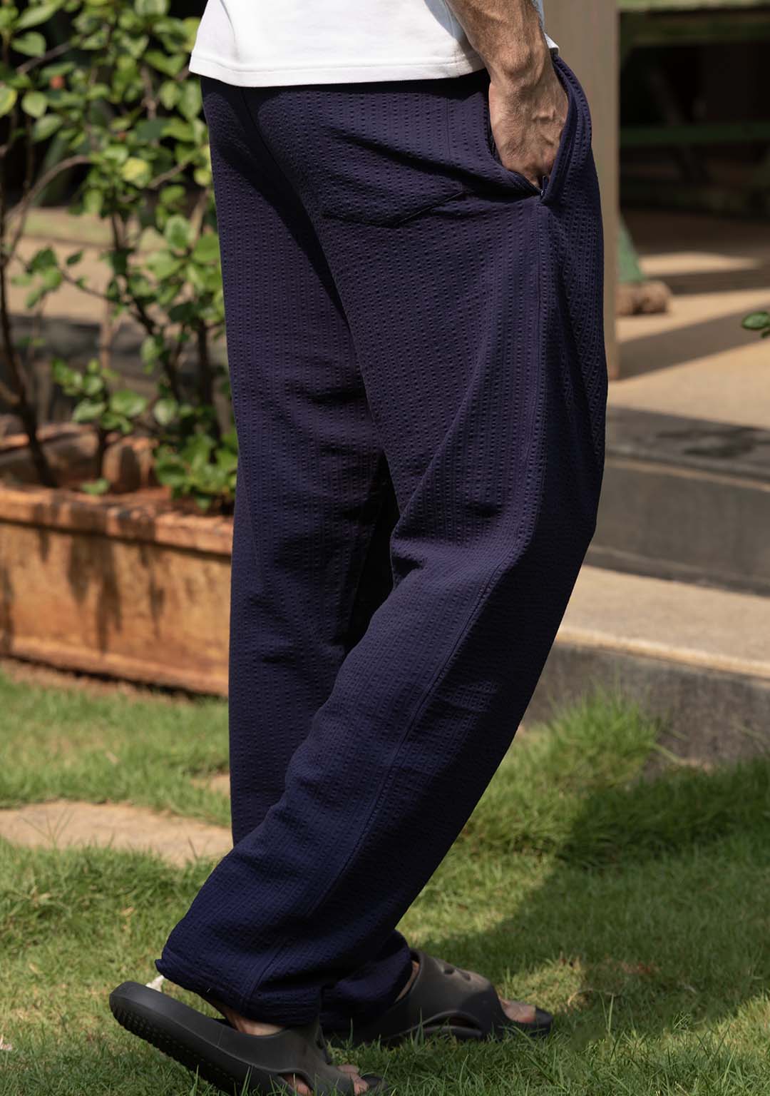 Nimbus Lounger in Midnight Navy