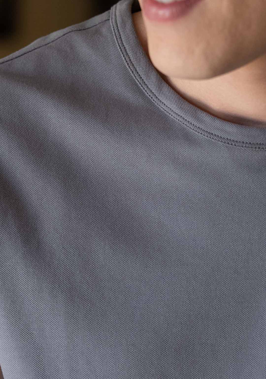 Piqué T-Shirt in Neutral Grey