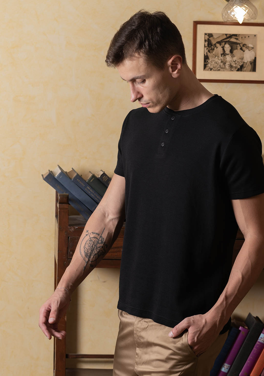 Henley in Black