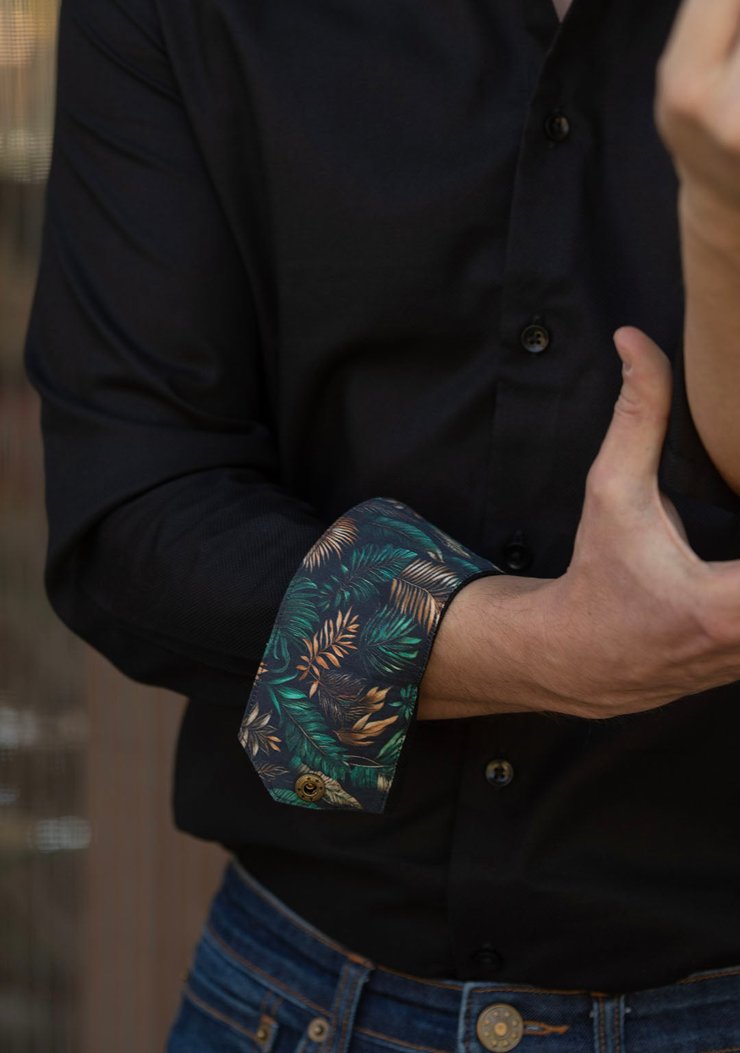 Black with Antique Tropic