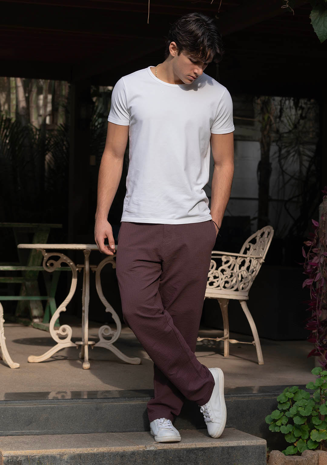 Nimbus Lounger in Bitter Chocolate - Aristobrat