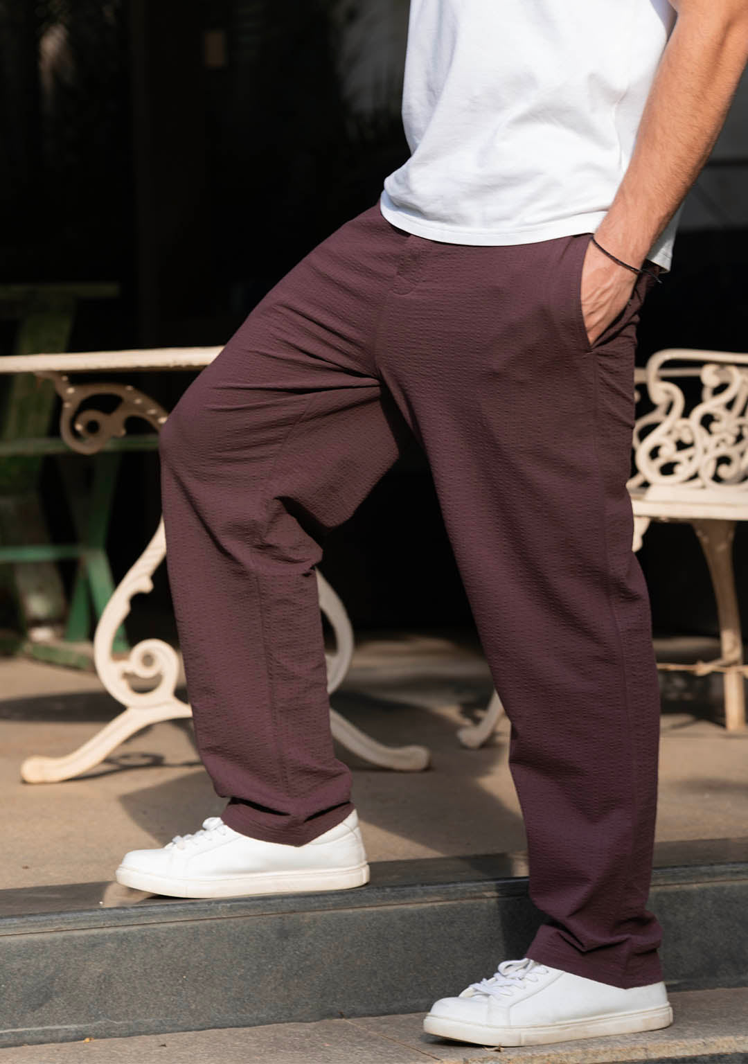 Nimbus Lounger in Bitter Chocolate - Aristobrat