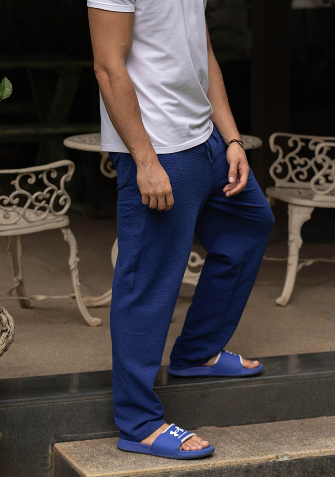 Nimbus Lounger in Classic Blue