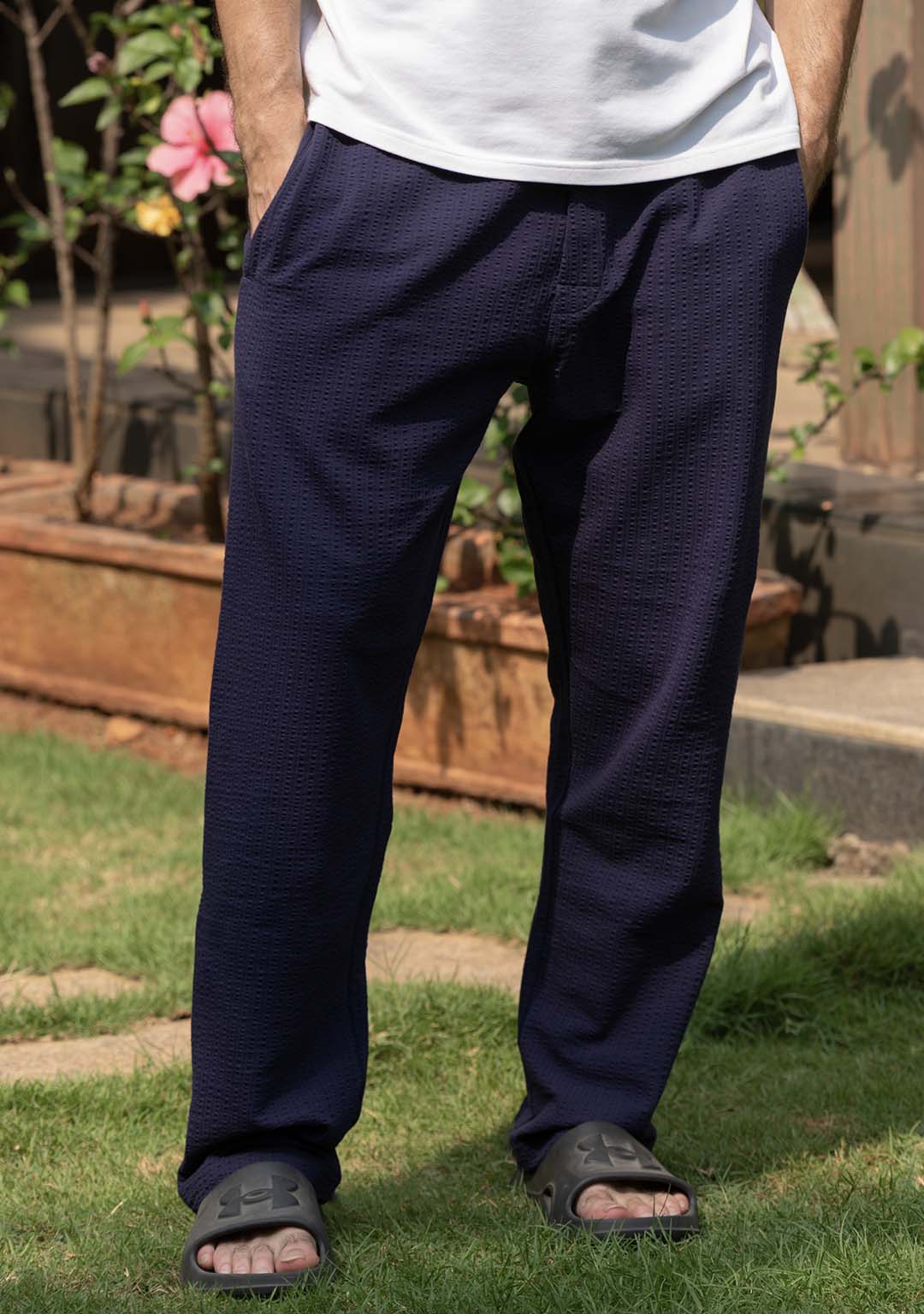 Nimbus Lounger in Midnight Navy