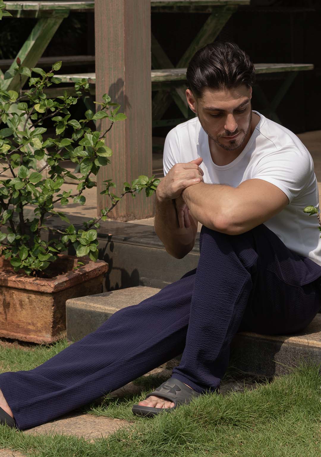 Nimbus Lounger in Midnight Navy