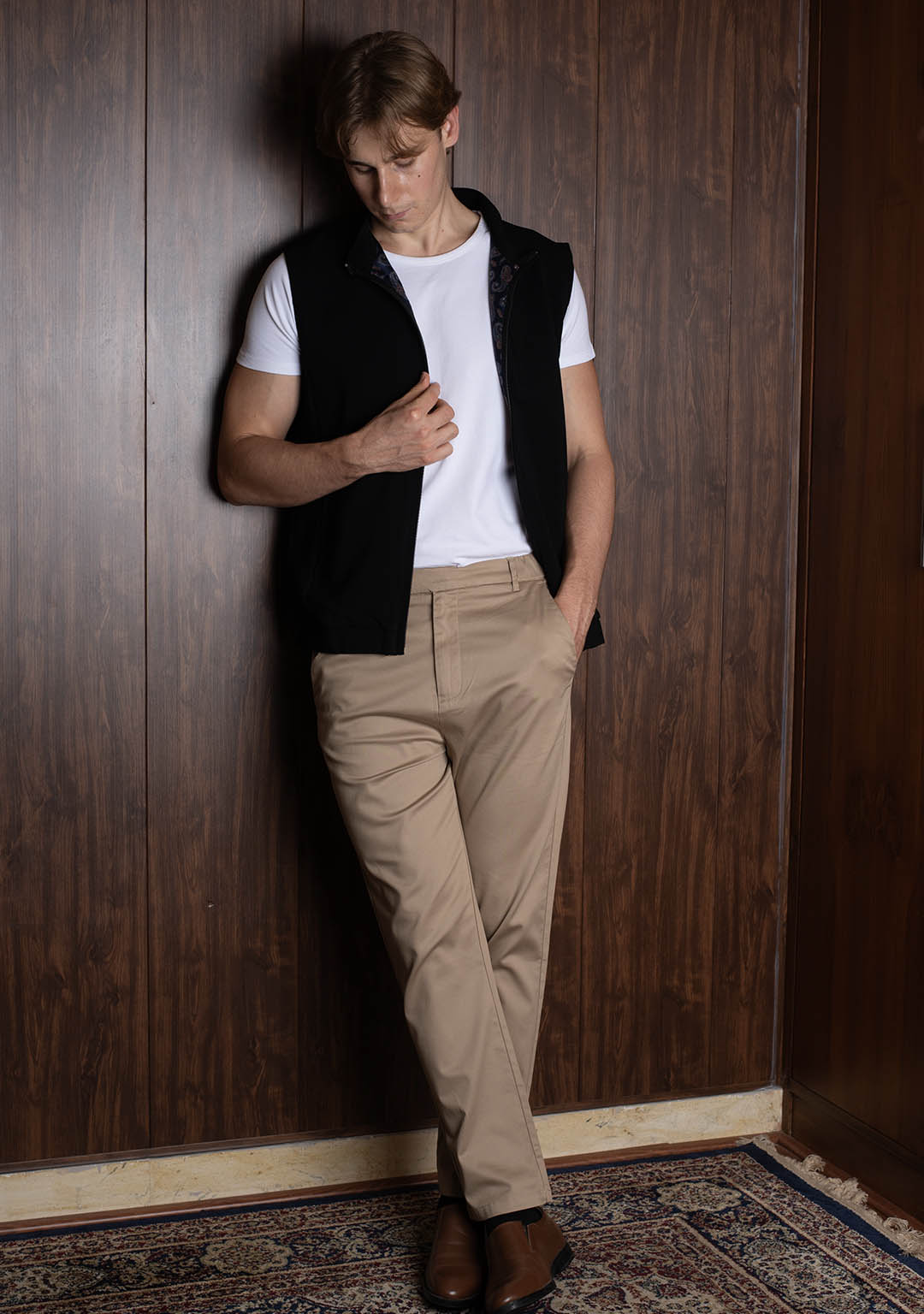 Vesto in Jet Black