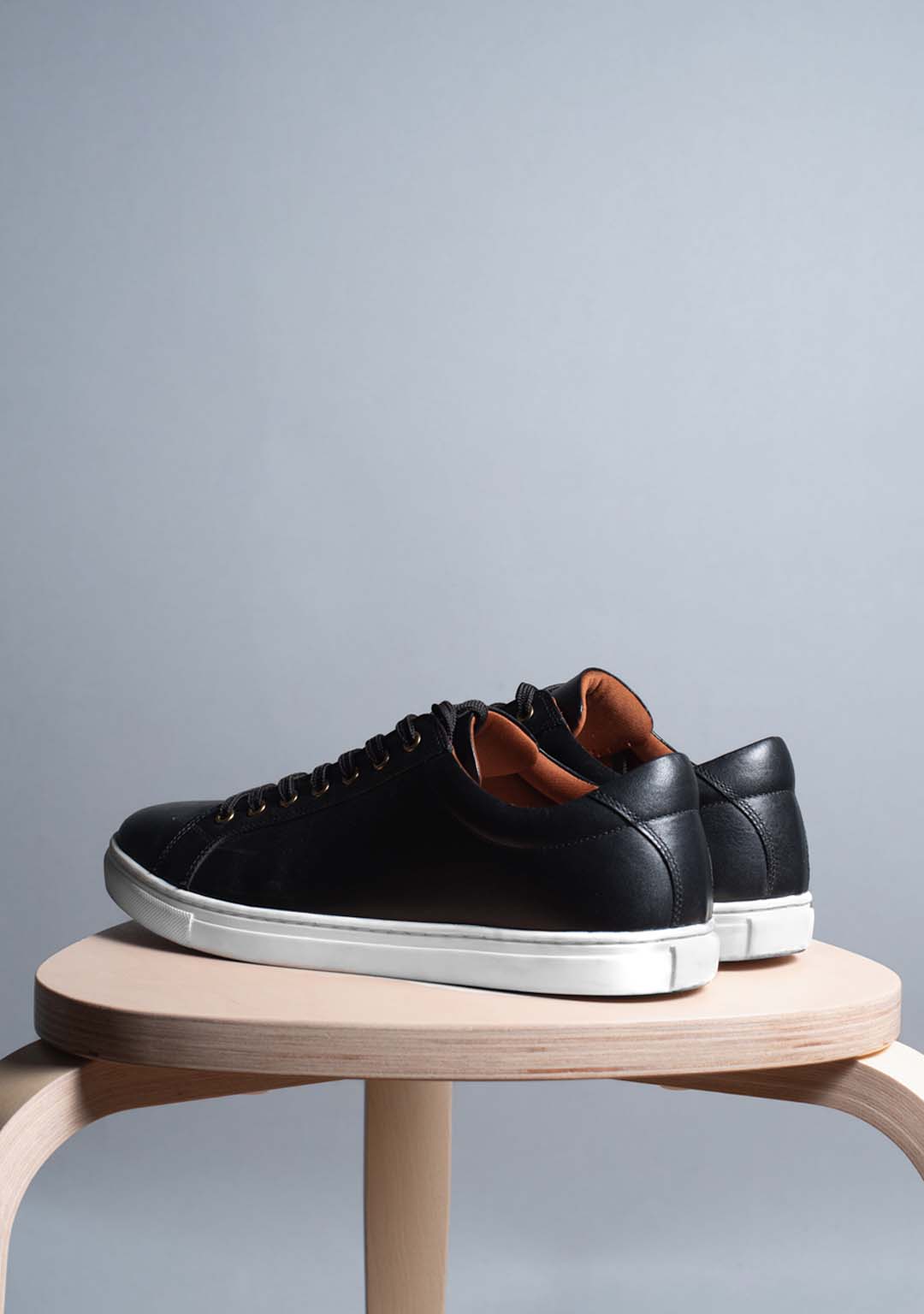 Vintage Sneakers in Black