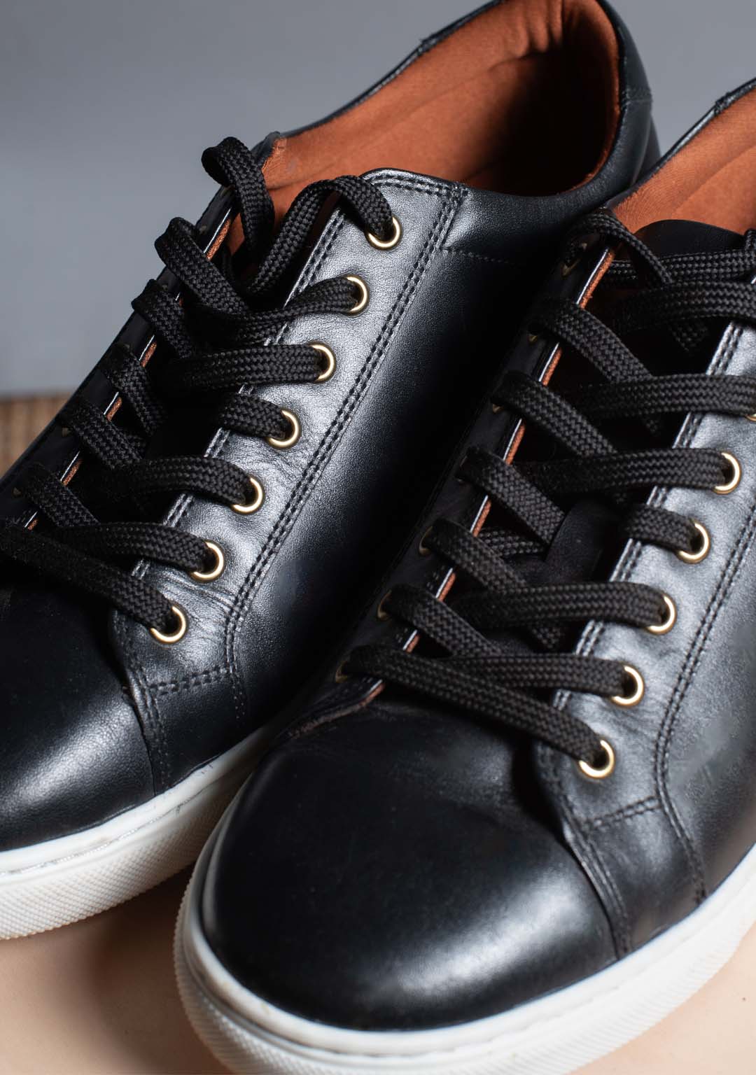 Vintage Sneakers in Black
