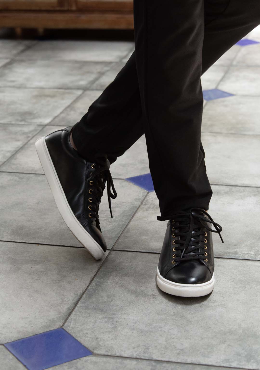 Vintage Sneakers in Black
