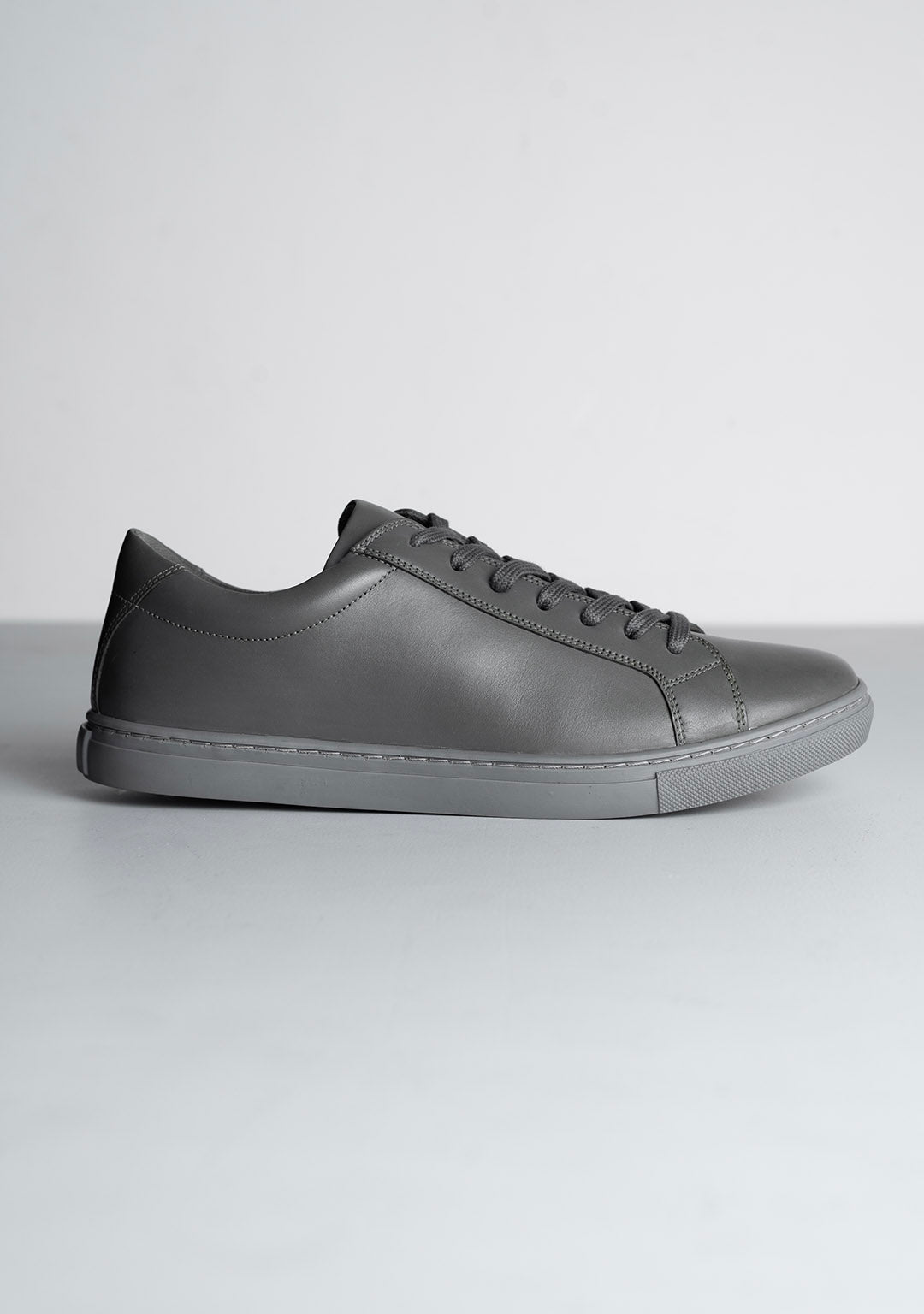 Vintage Sneakers in Titanium